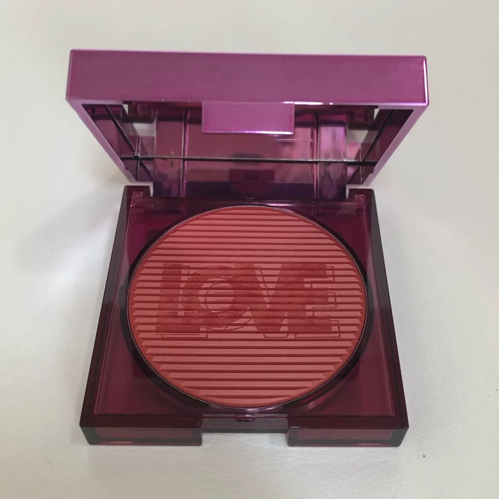 Huda Beauty Lovefest Cream Blush Burning Cherry